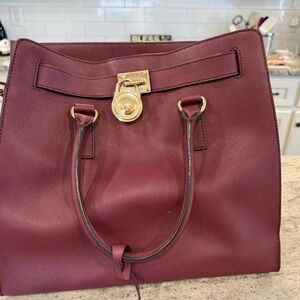 Elegant Burgundy Handbag